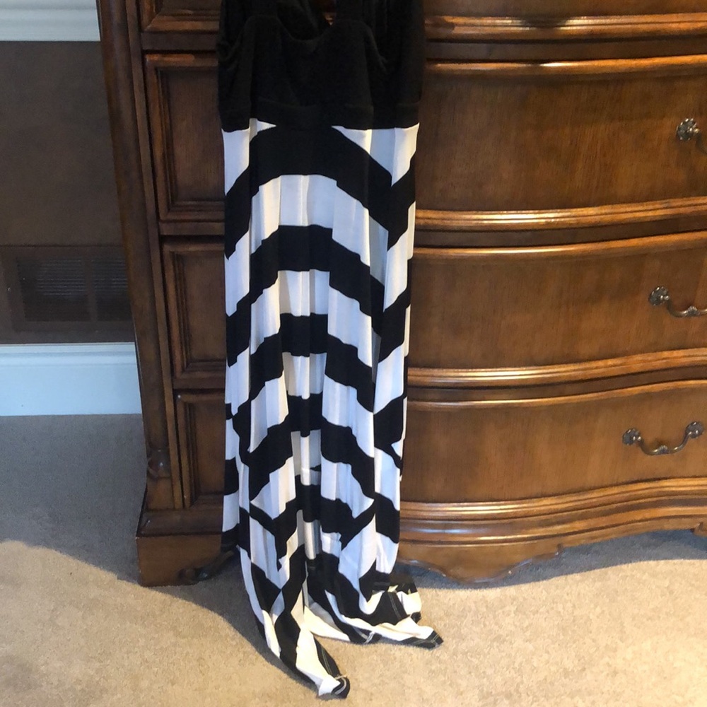 INC black and white maxi dress - Picture 3 of 3